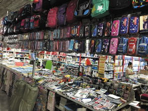 金三角食品百货市场 老市场的民生关怀